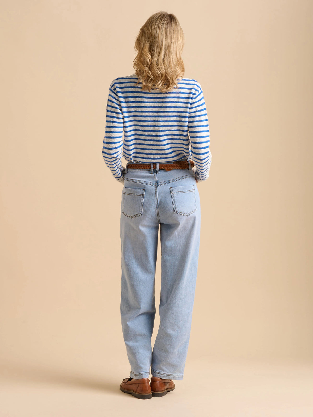 Barrel Leg Jeans — gallery_02.webp